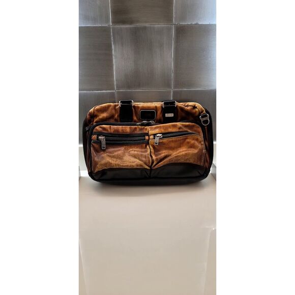 Tumi Honey Brown Leather Briefcase Messenger Bag Boston Brown Large Work Bag - Picture 1 of 15
